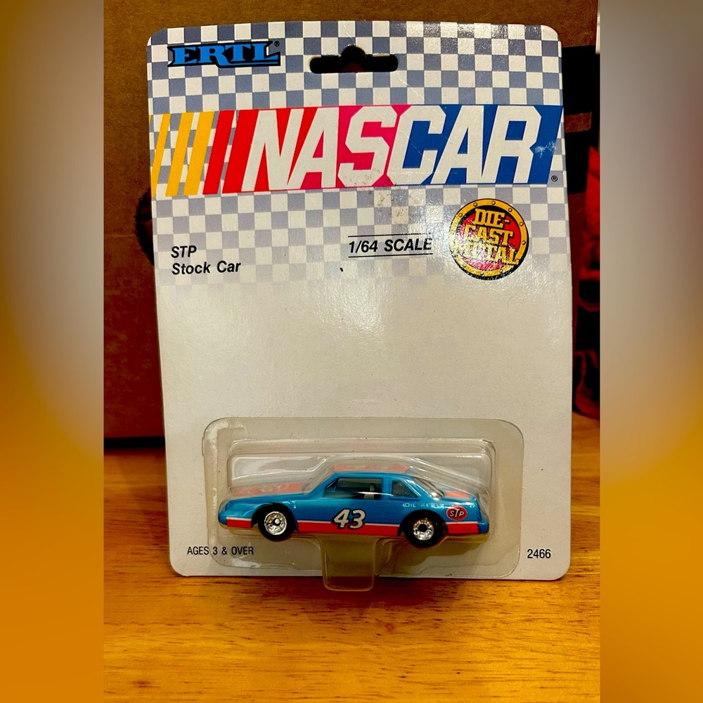 Vintage Richard Petty collectable car!